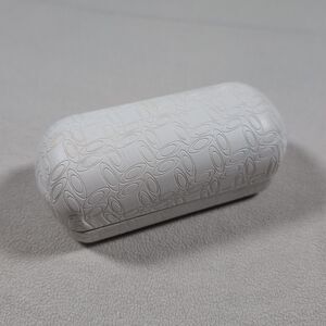 Authentic Oakley Eyewear Hard Case White Embossed O Design Clamshell